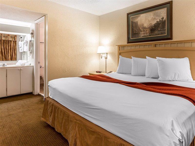 מירטל ביץ' Ocean Star Hotel (Adults Only) מראה חיצוני תמונה