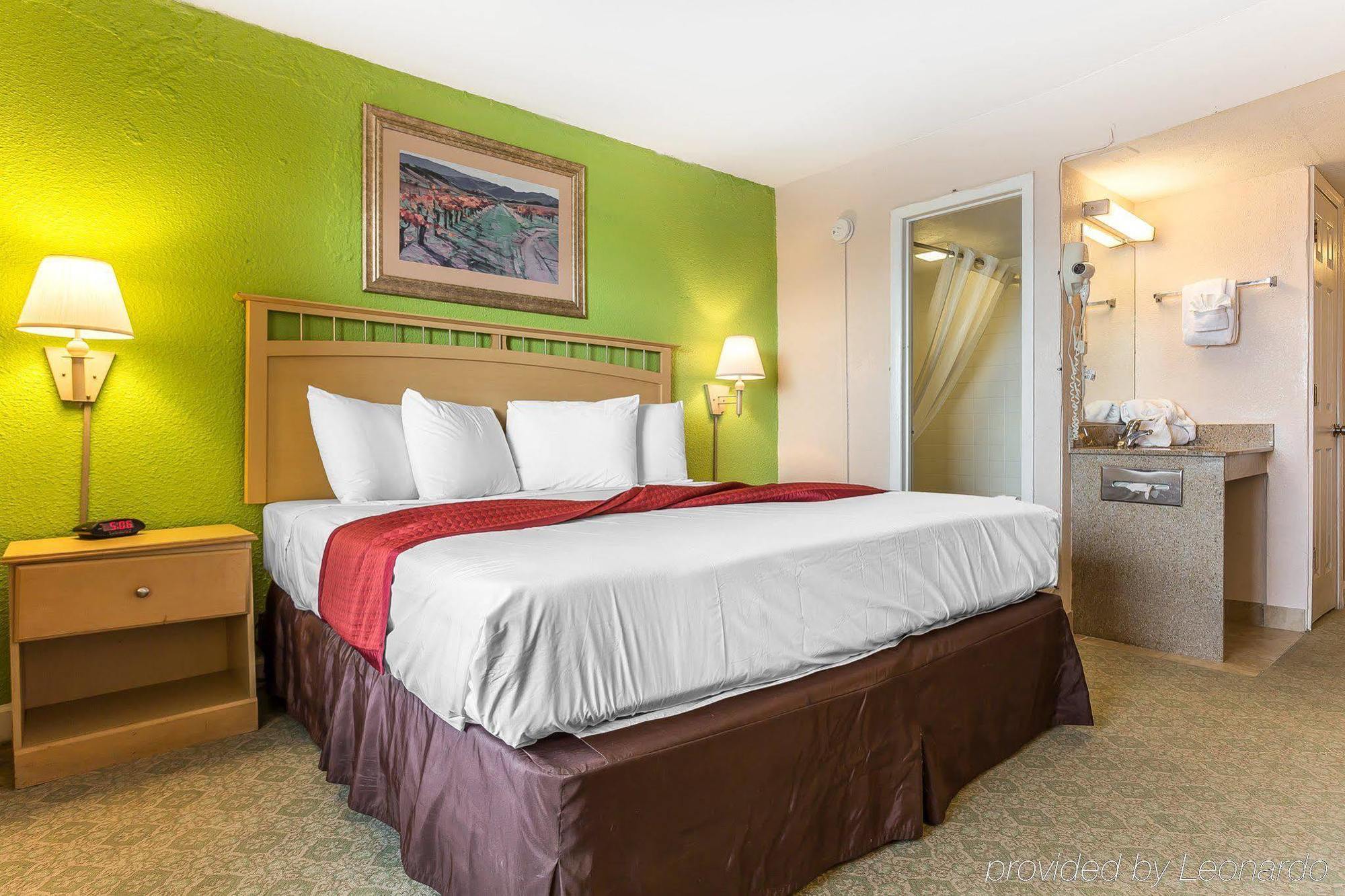 מירטל ביץ' Ocean Star Hotel (Adults Only) מראה חיצוני תמונה