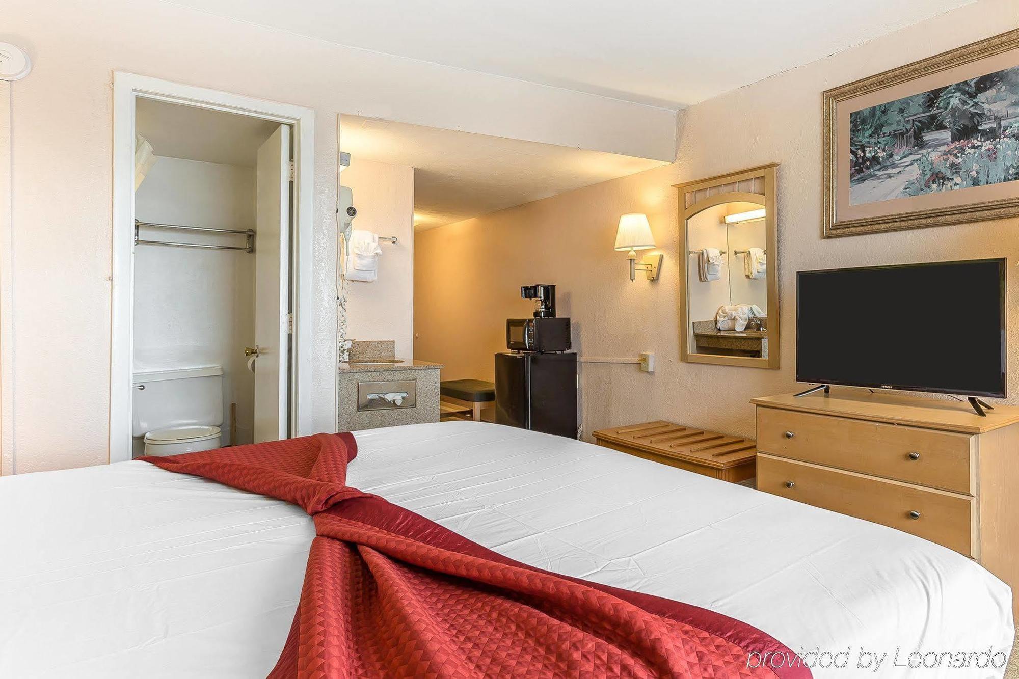 מירטל ביץ' Ocean Star Hotel (Adults Only) מראה חיצוני תמונה