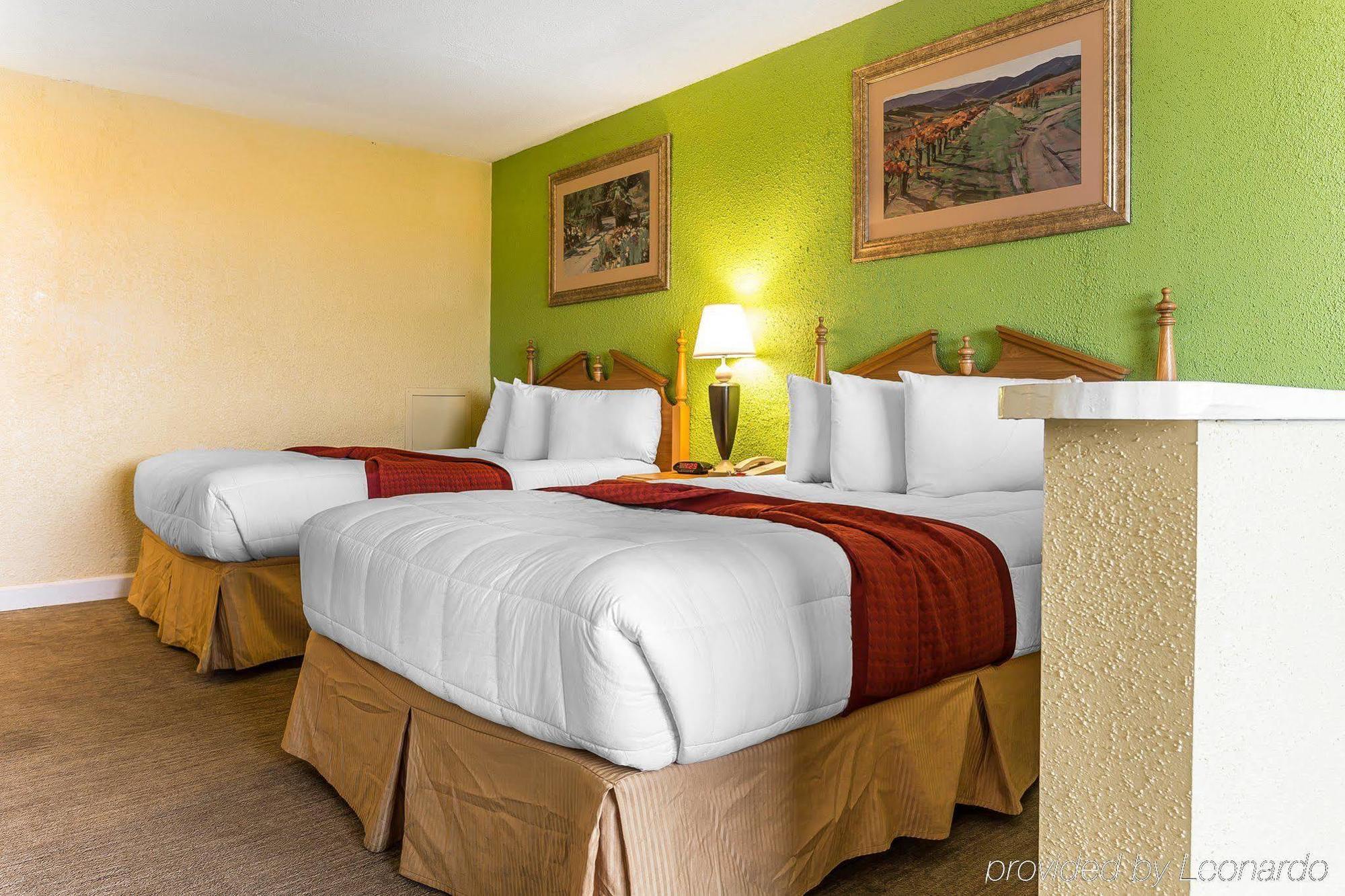 מירטל ביץ' Ocean Star Hotel (Adults Only) מראה חיצוני תמונה