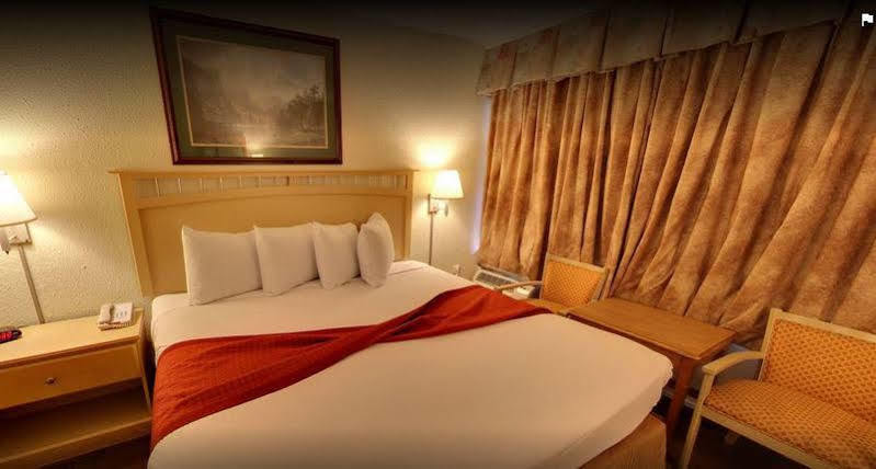 מירטל ביץ' Ocean Star Hotel (Adults Only) מראה חיצוני תמונה